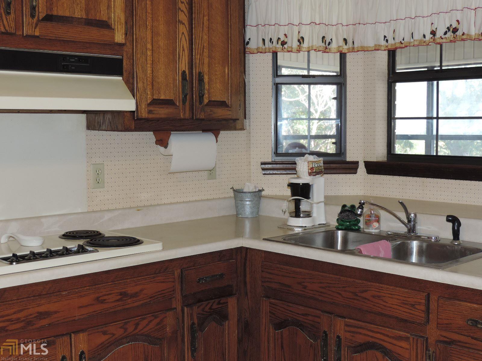 1704 Ebenezer