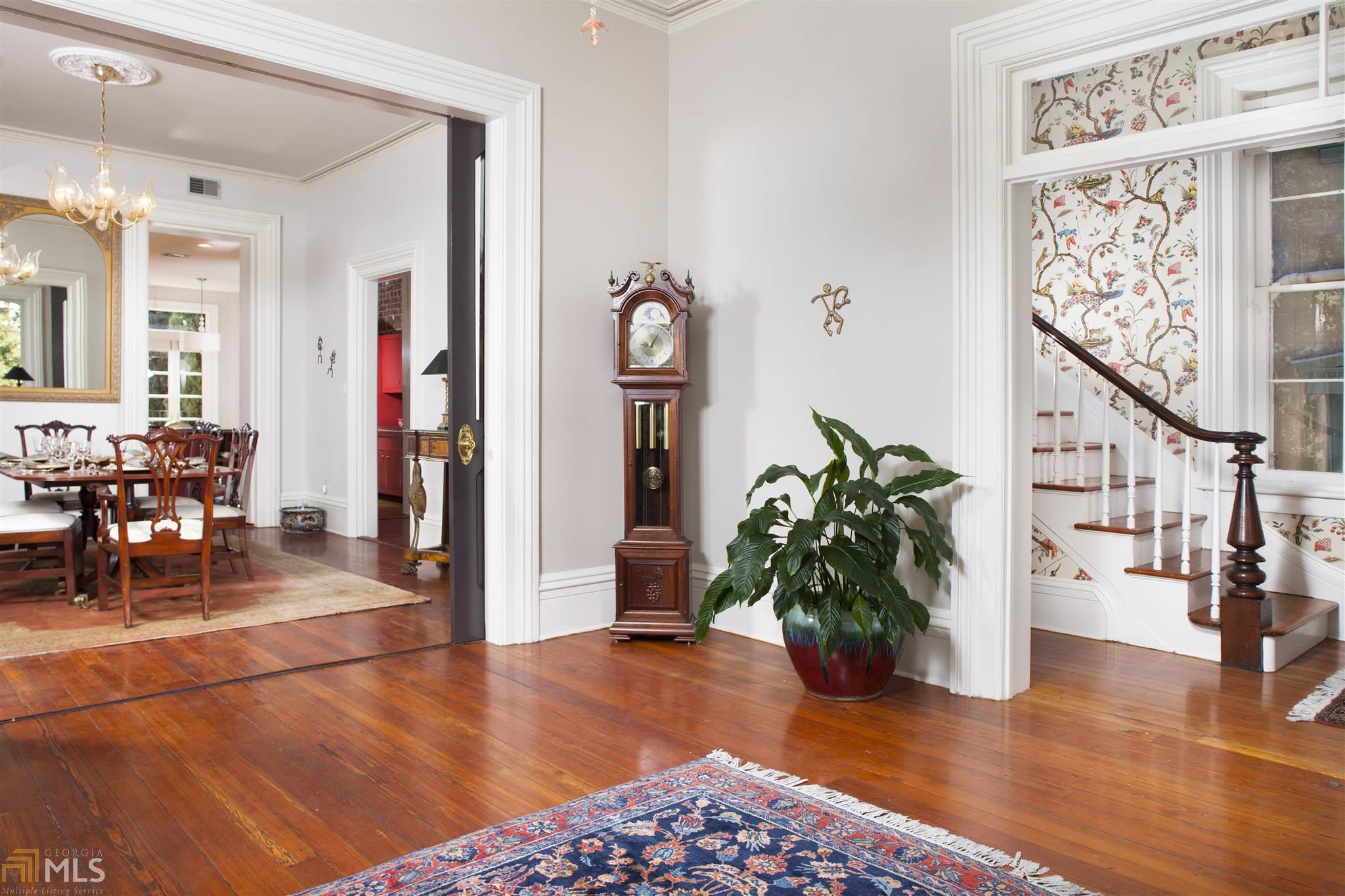 213 E Gaston St