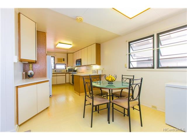 1320 Hoohulu St