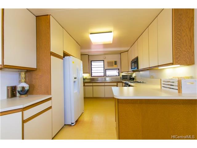 1320 Hoohulu St