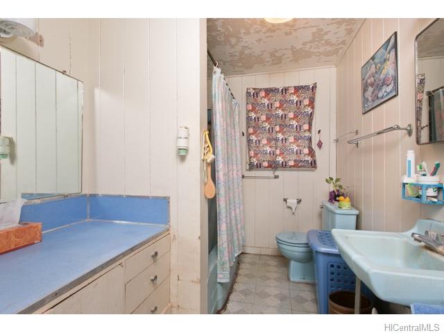 For Sale: 2463 Kekuanoni St Honolulu, HI 96813