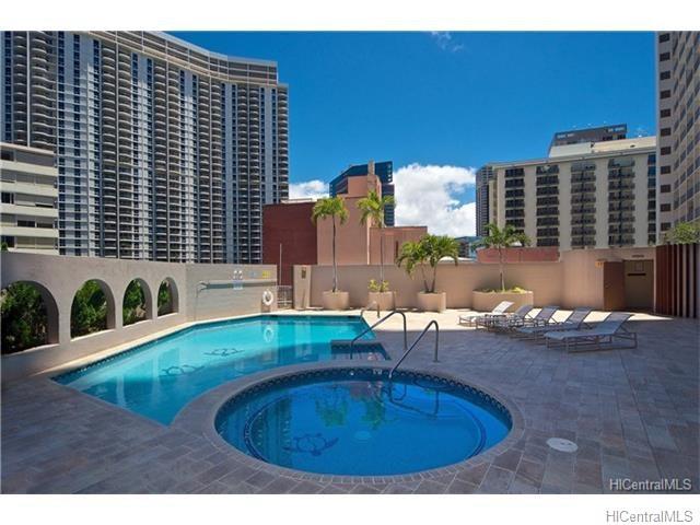 1910 Ala Moana Blvd #17B