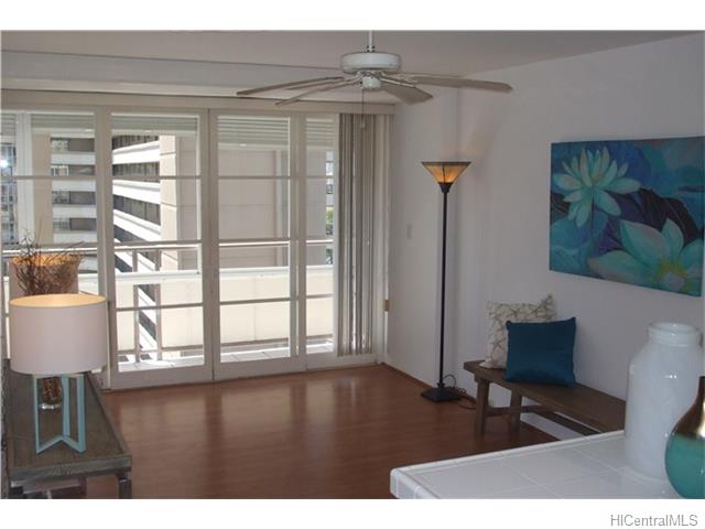 For Sale: 445 Kaiolu St #1109 Honolulu, HI 96815