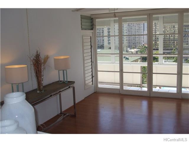 For Sale: 445 Kaiolu St #1109 Honolulu, HI 96815