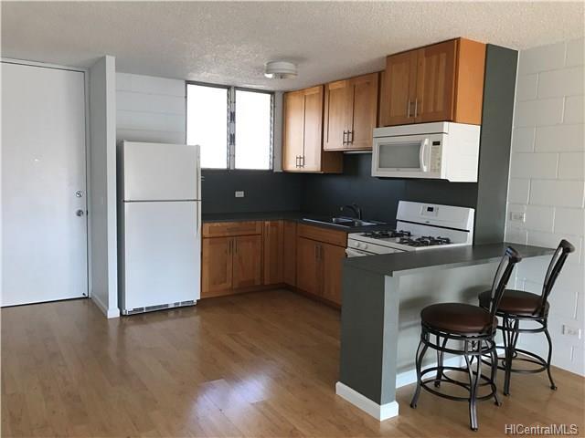 2465 Ala Wai Blvd #402