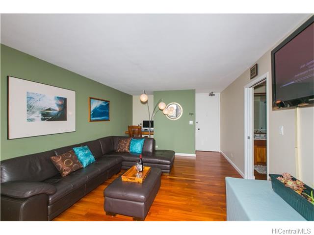 For Sale: 1201 Wilder Ave #1802 Honolulu, HI 96822