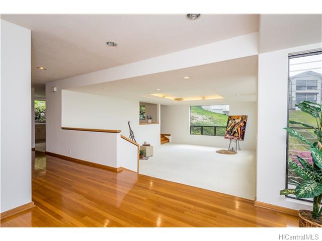 1090 Kamookoa Pl