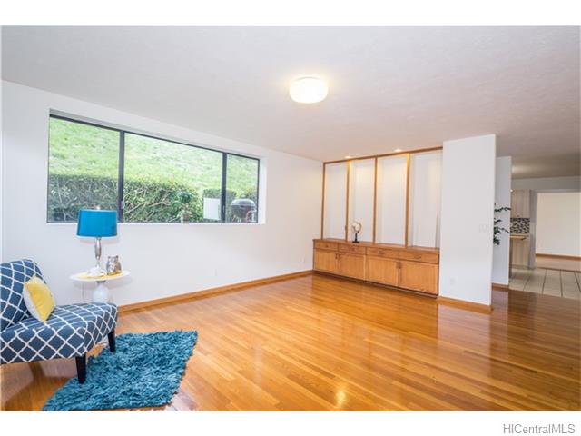 1090 Kamookoa Pl