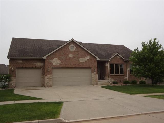 701 NW Boulder Point Cir