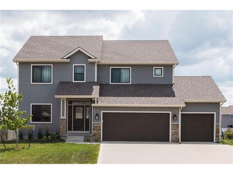 812 NW Reinhart Dr