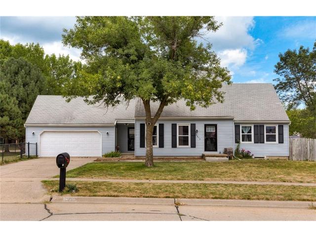 309 SW Westview Dr
