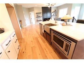 201 6th St NE