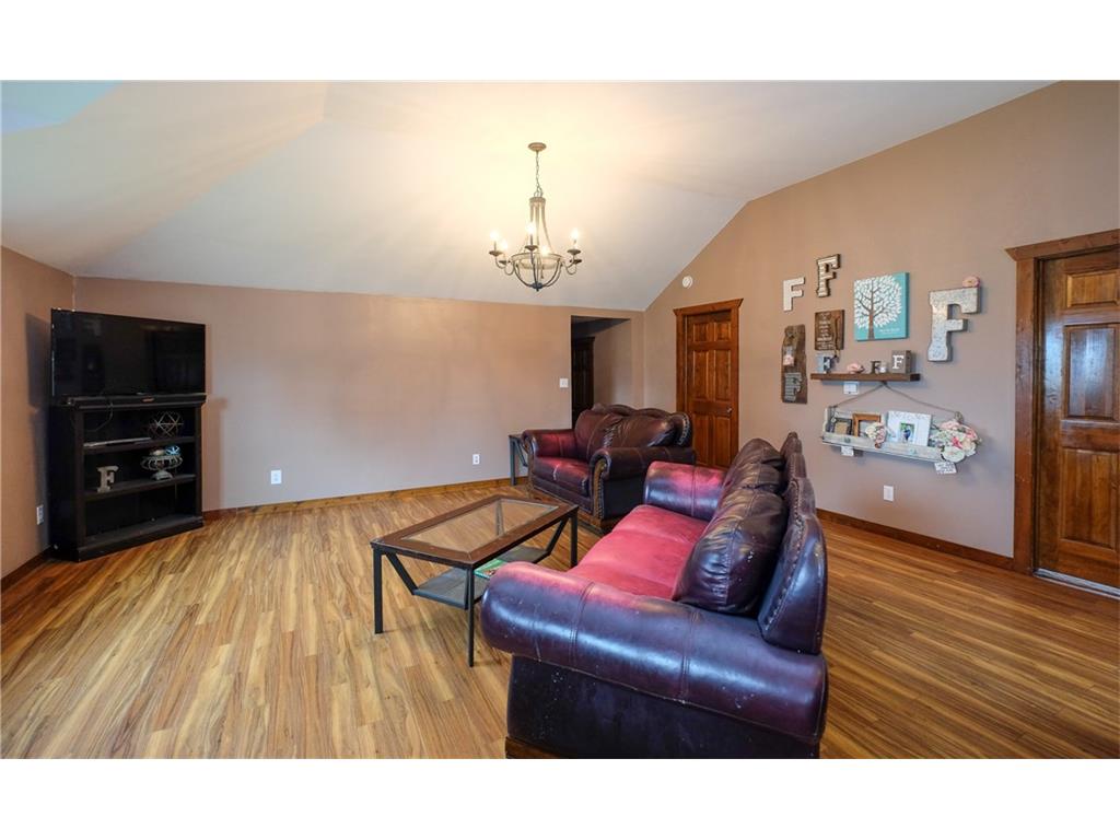 212 3rd St SE