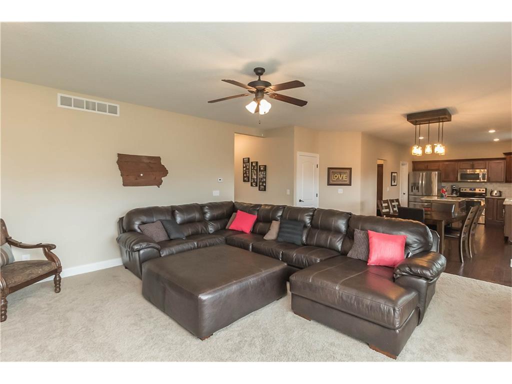 8928 Highland Oaks Dr