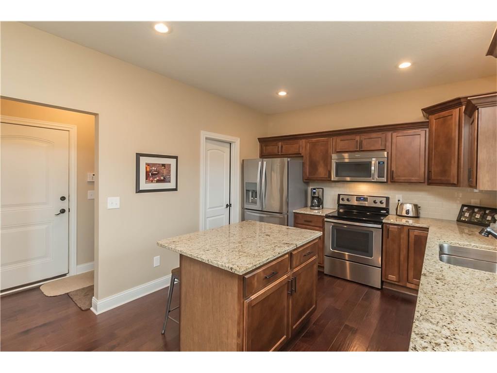 8928 Highland Oaks Dr