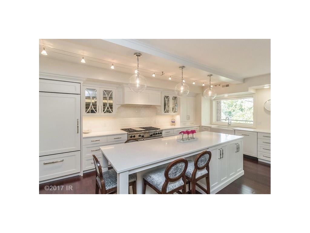 109 E Center St