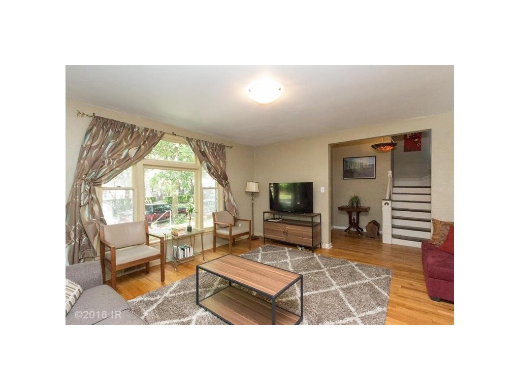 1360 Pelton Pl