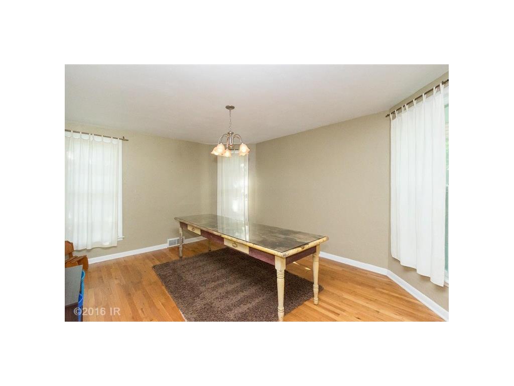 1360 Pelton Pl