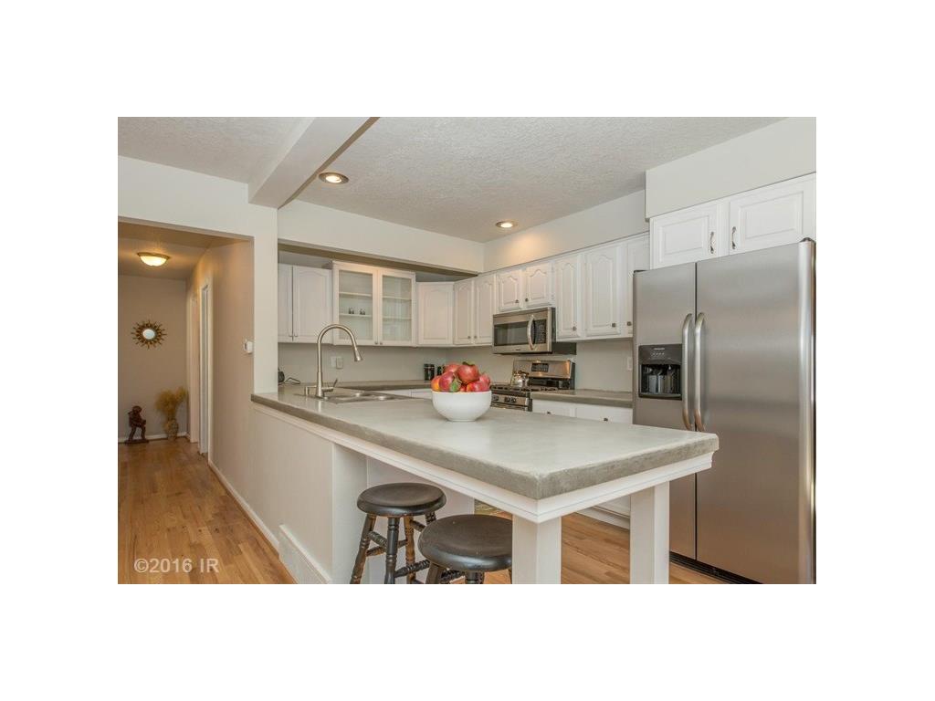 5221 Village Run Ave #806