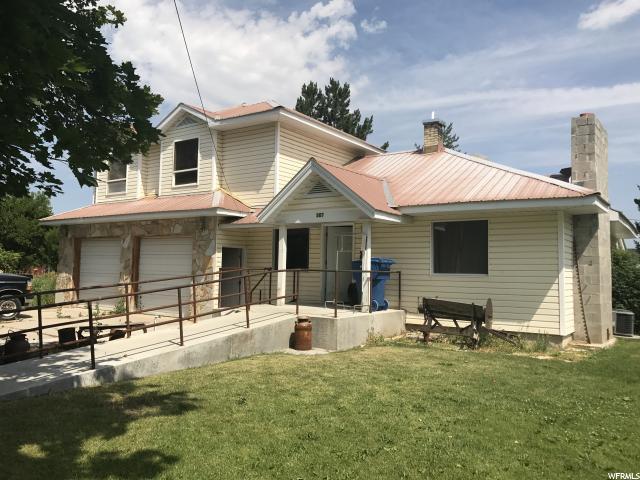 157 N 1st St W