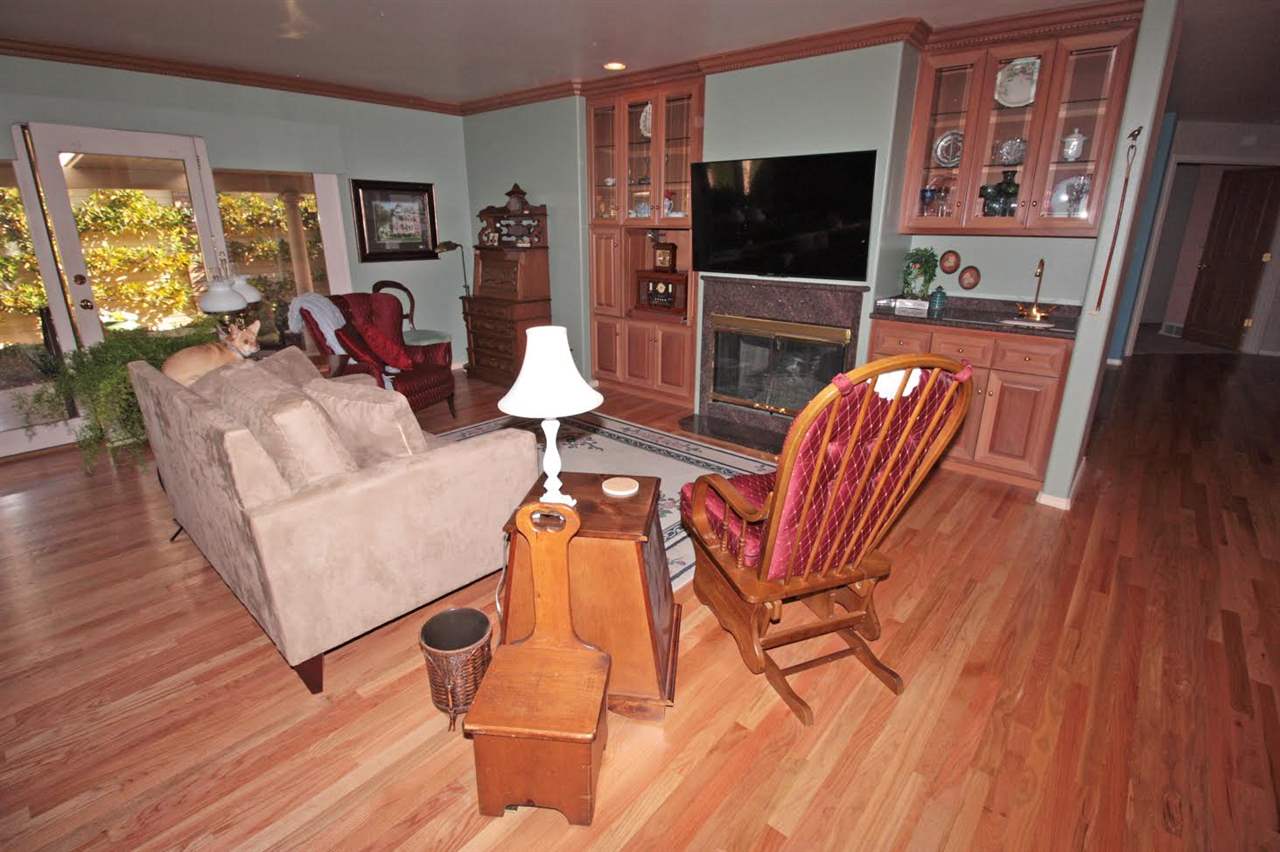2373 Twin Oaks Park Dr