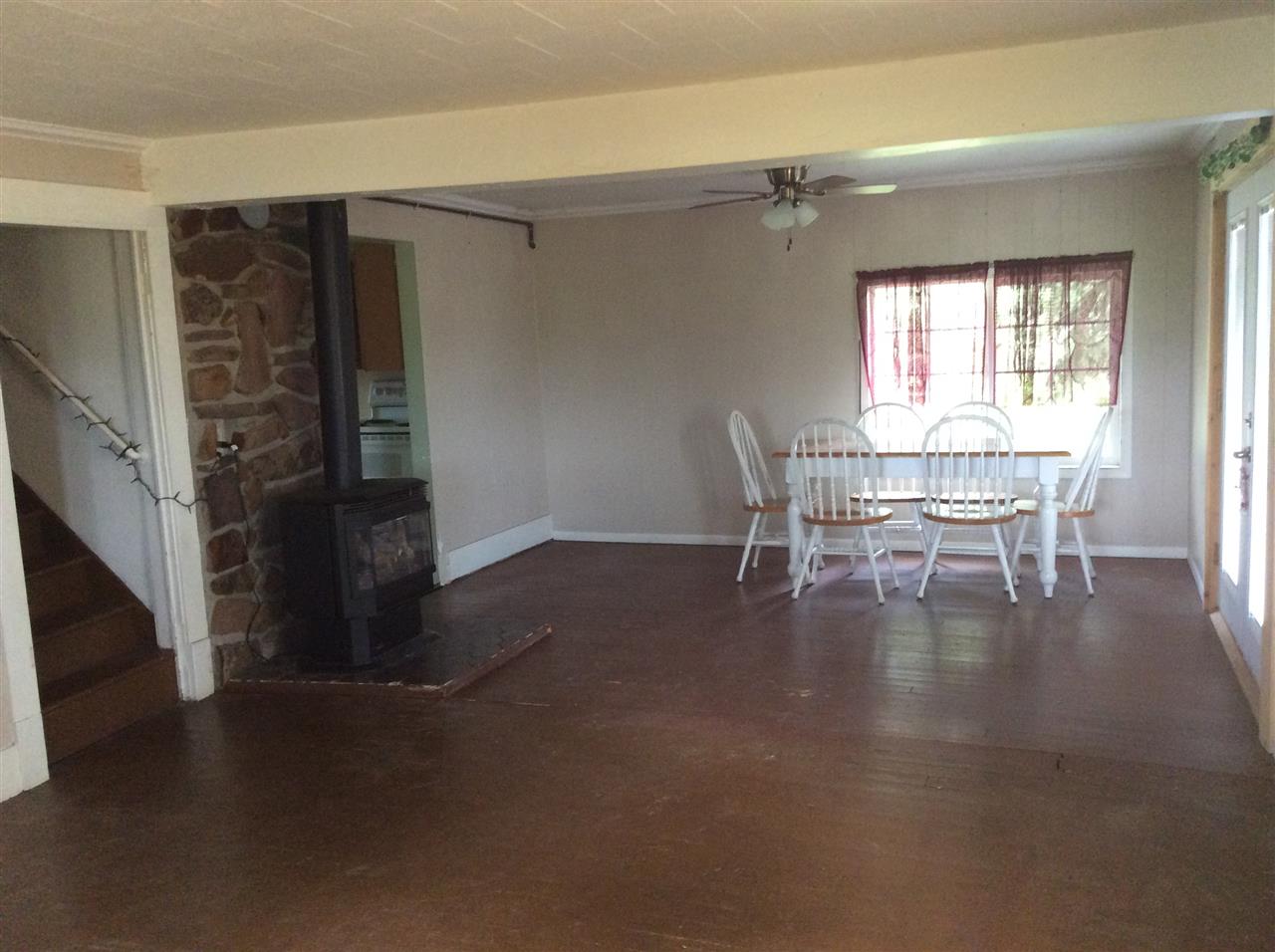 328 W Sage Ave