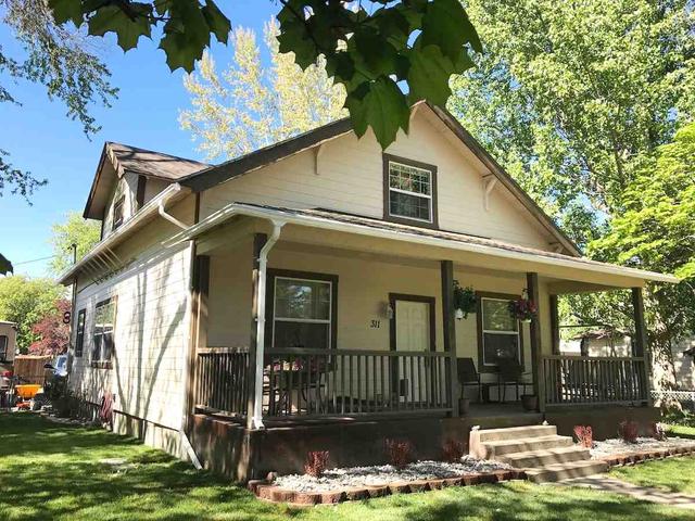 604 15th Ave W
