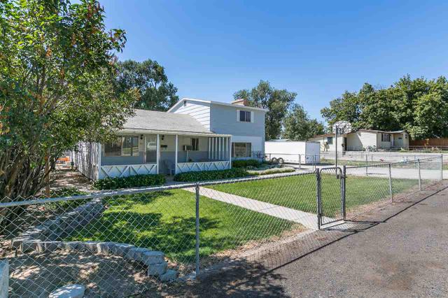 604 15th Ave W