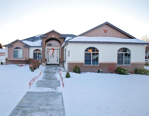 909 Glen Eagle