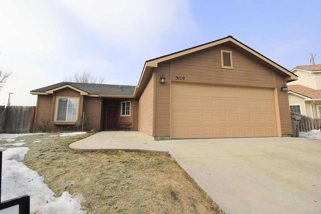 11927 Colonial Dr