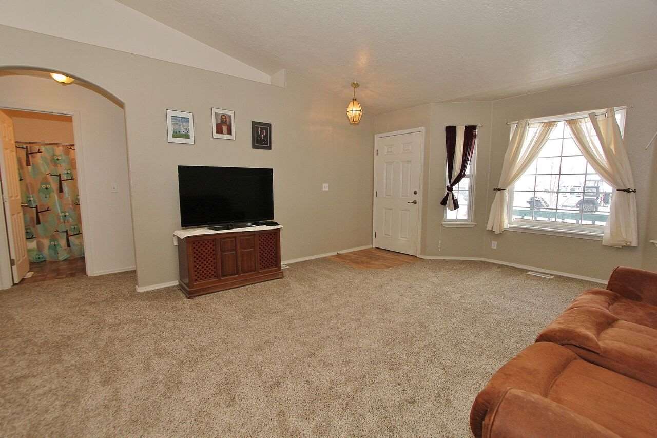 4802 Blue Grass