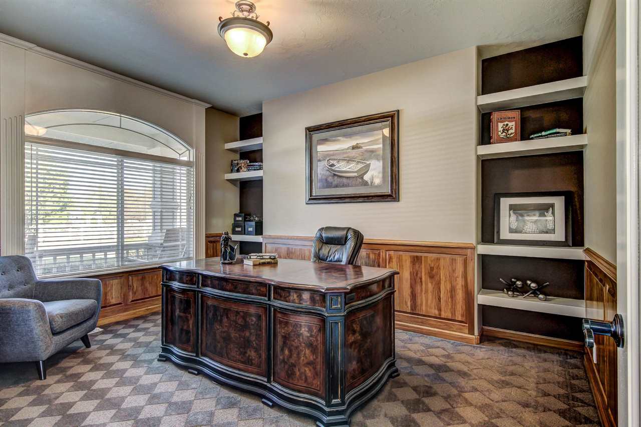 1070 W Cherry Bello Dr