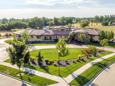 211 N Sierra View Way
