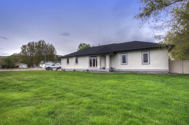 8774 W Chaparral