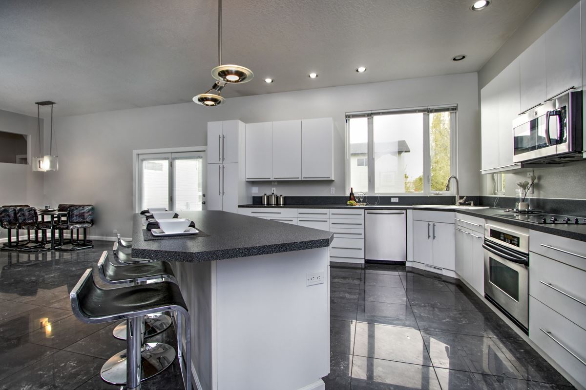 8774 W Chaparral