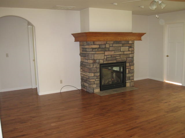 2733 Spruce Dr