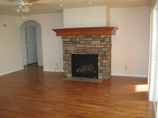 2733 Spruce Dr