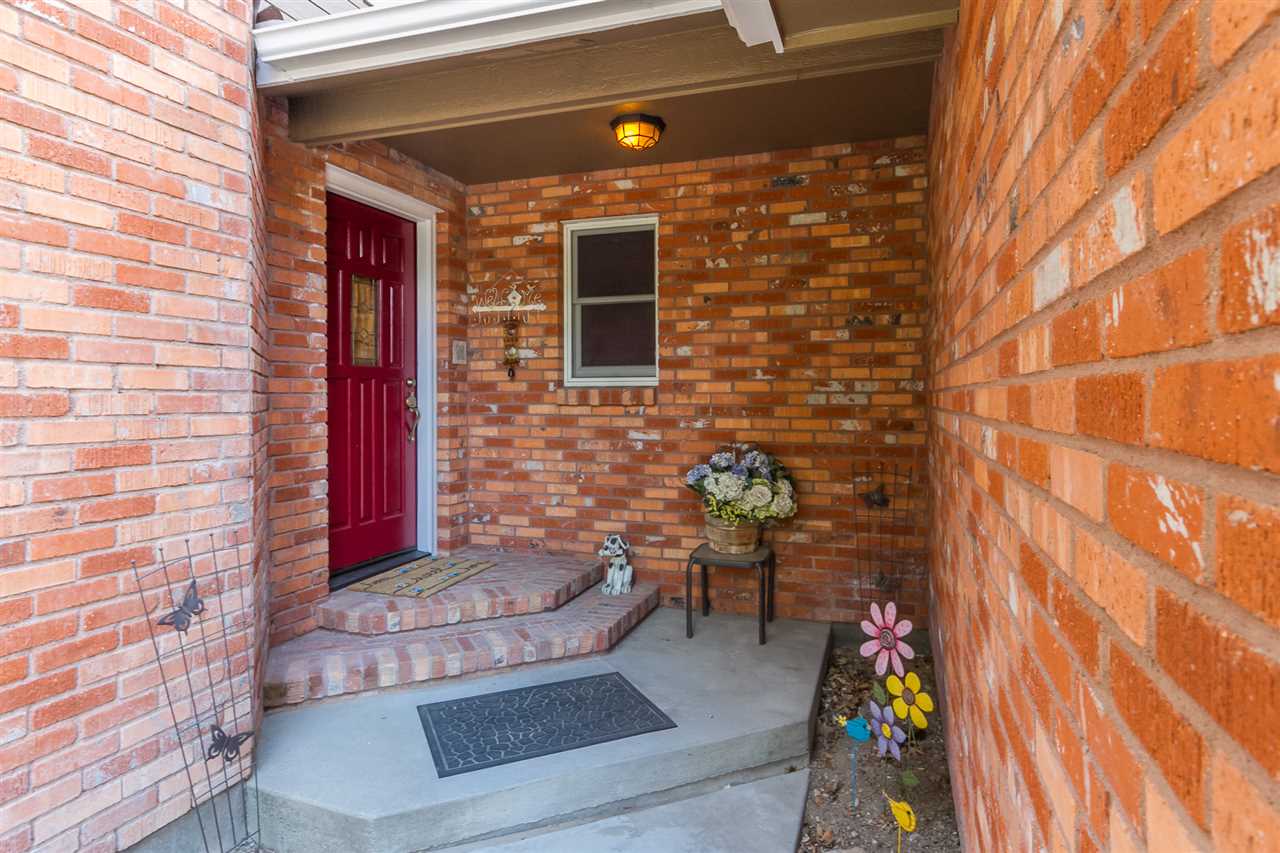 4215 N Supai Ave