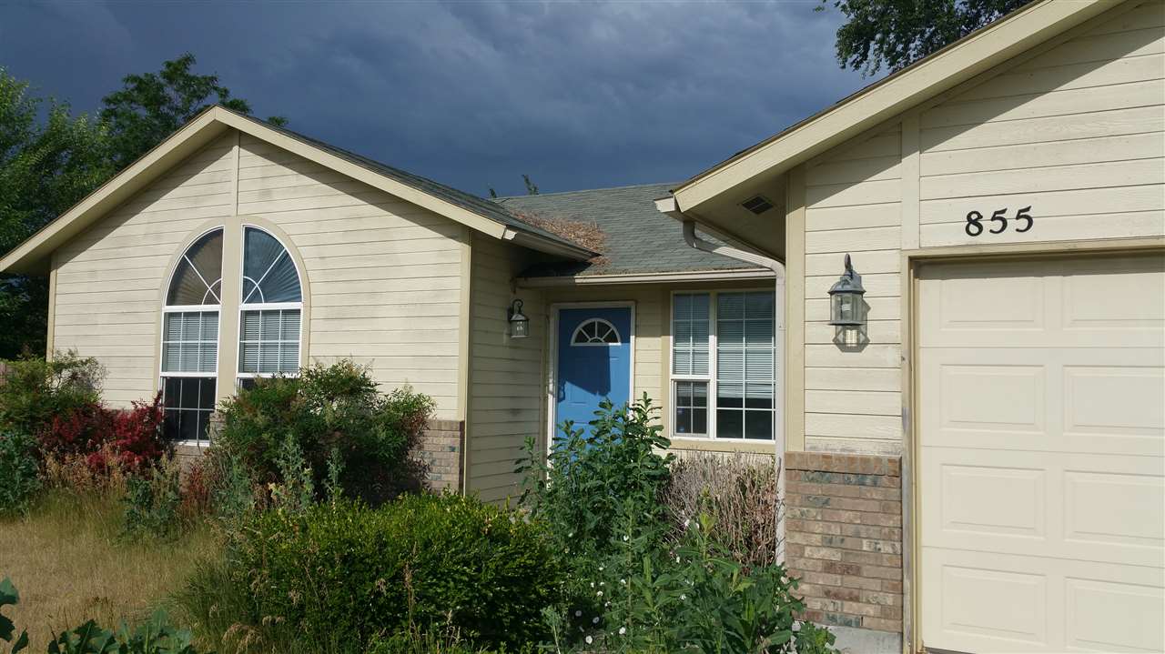 For Sale: 855 Quail Pl Mountain Home, ID 83647