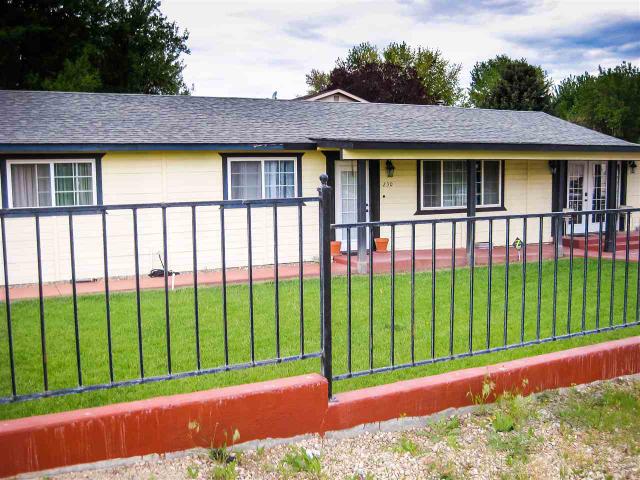 1186 Mountain View Dr