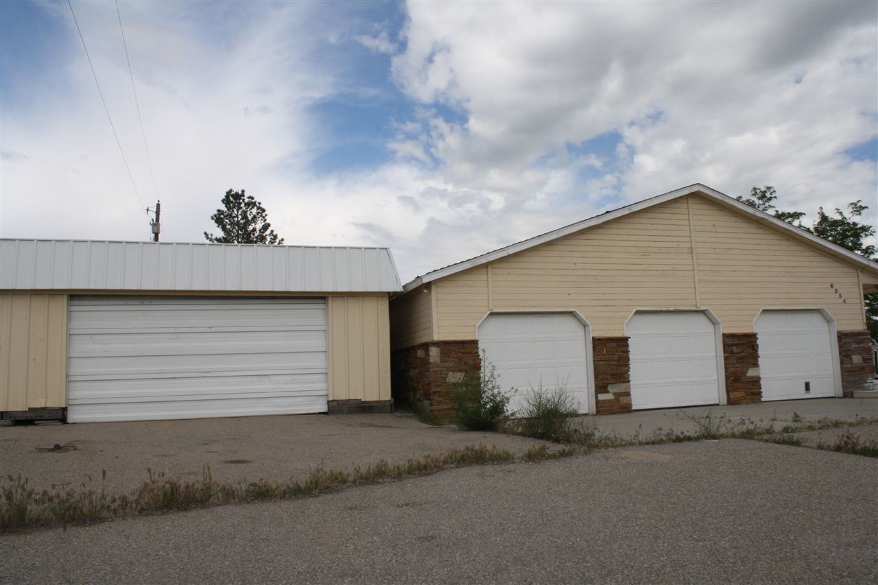 6334 Foothill Rd
