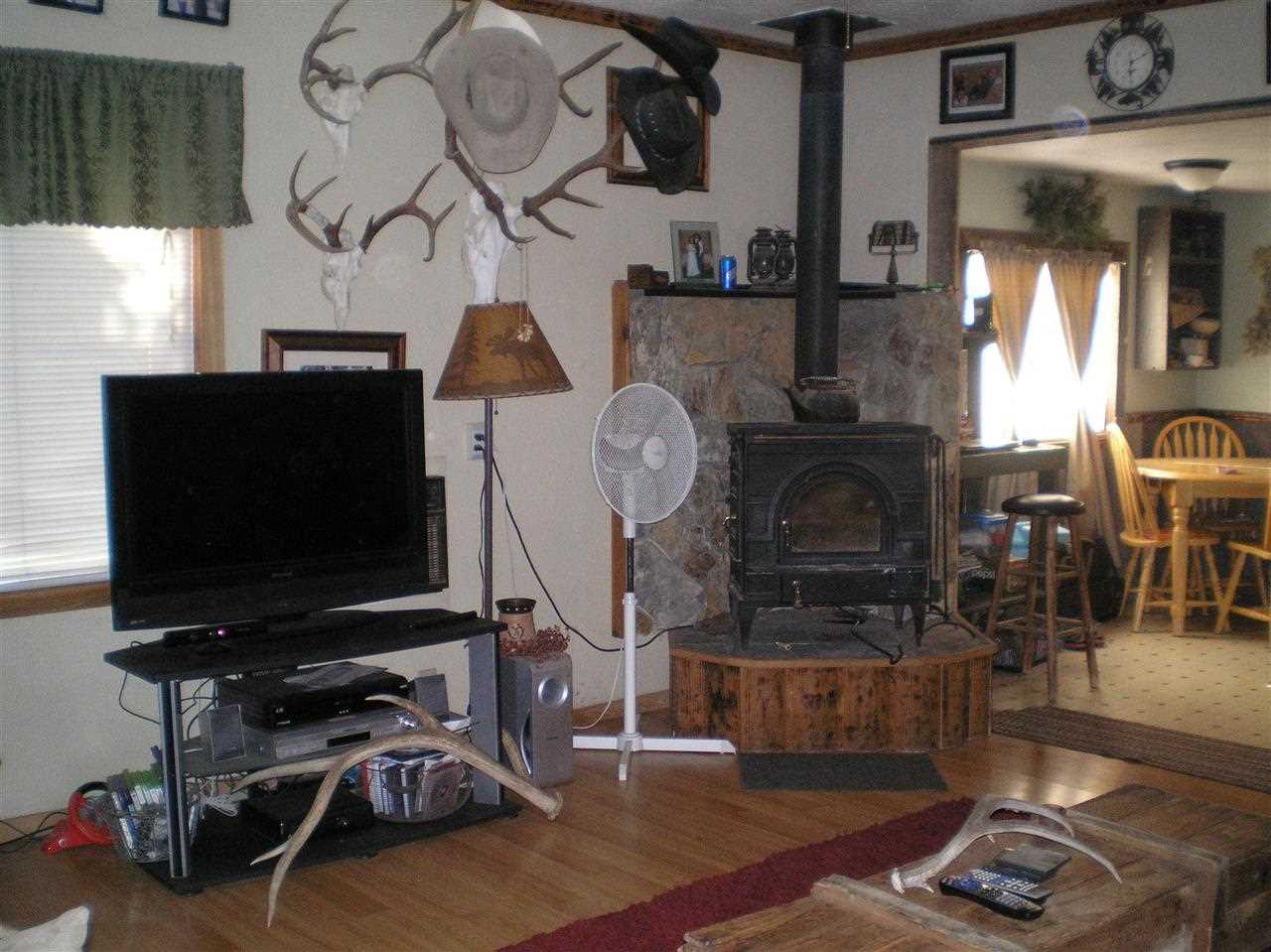 1006 E Commercial