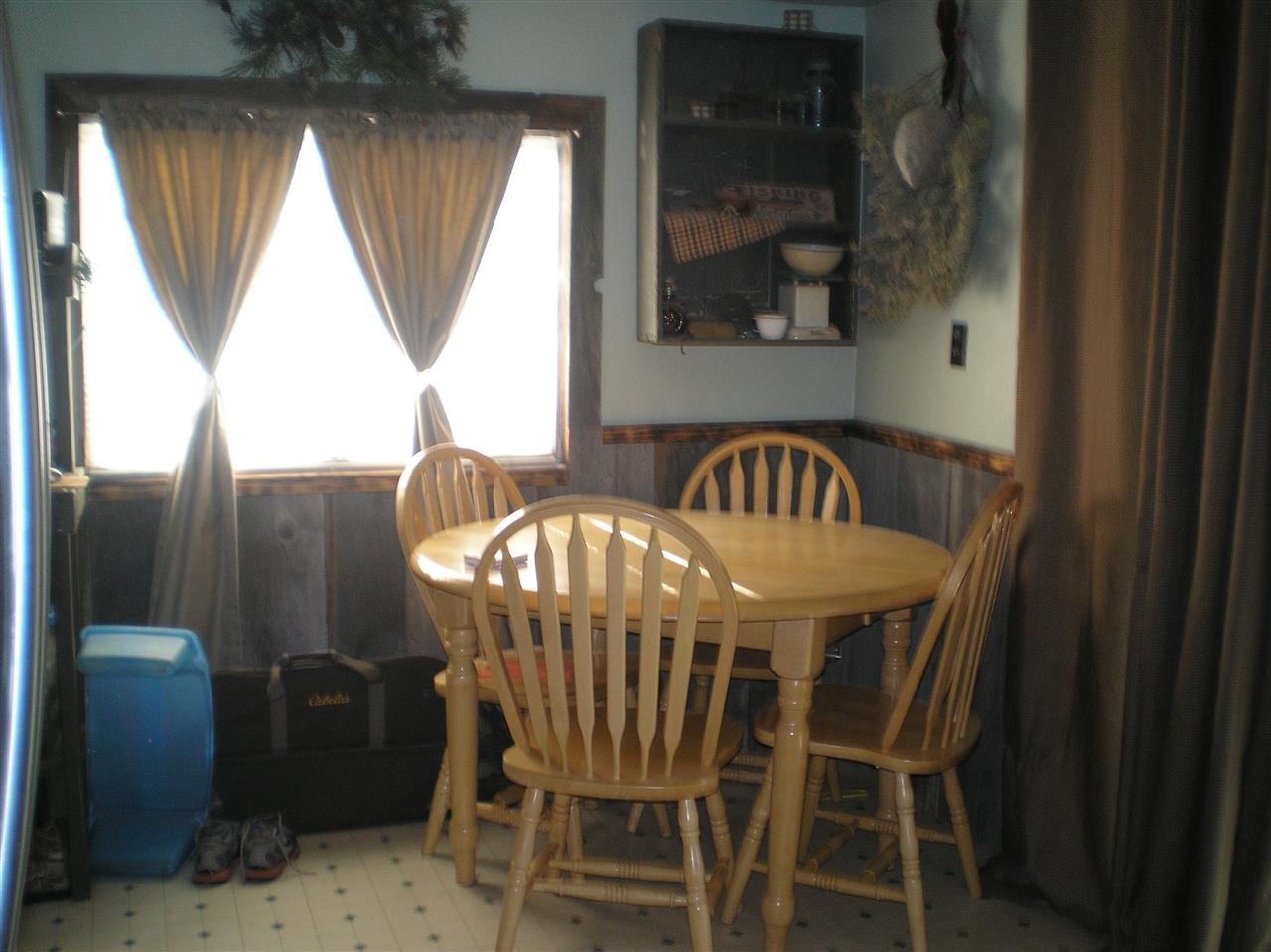 1006 E Commercial