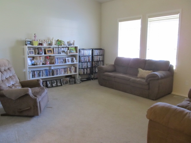 For Sale: 705 S Bonneville Dr Nampa, ID 83686