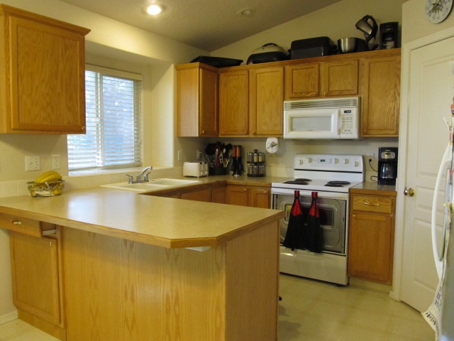 For Sale: 705 S Bonneville Dr Nampa, ID 83686
