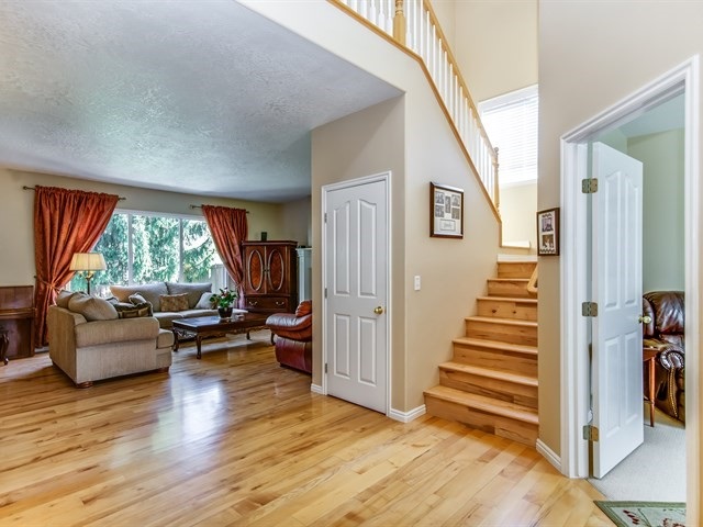 6317 N Bellecreek