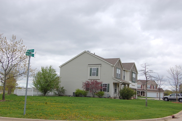 1154 Goldfinch Ln