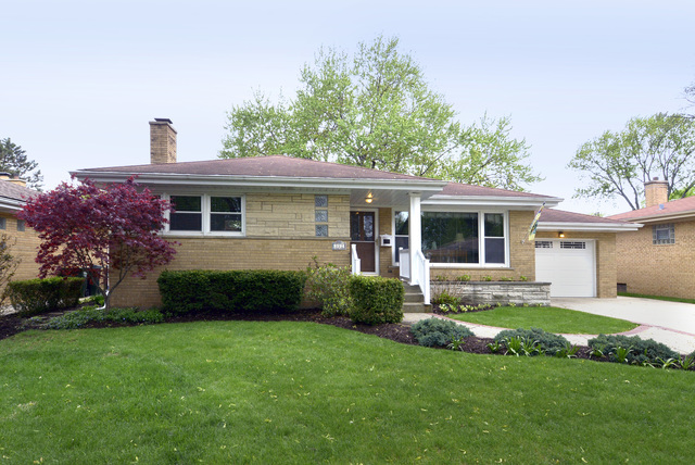 203 N Wilke Rd