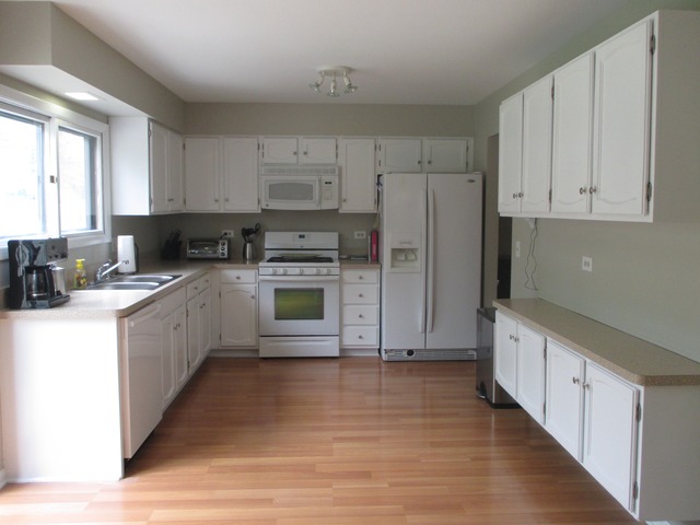 For Sale: 2490 Smith St Rolling Meadows, IL 60008