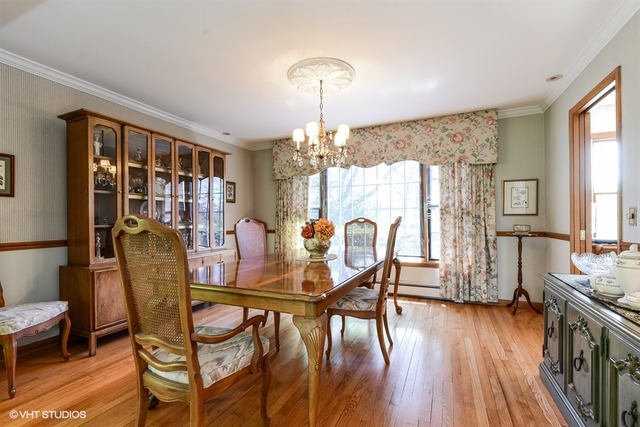 For Sale: 627 Signal Hill Rd Barrington, IL 60010